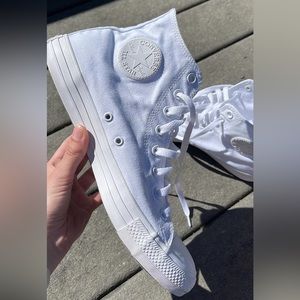 Men’s white converse size 10